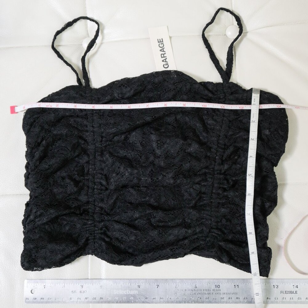 Black Ruched Cropped Tank Top 🐈‍⬛ GARAGE - Picture 6 of 7